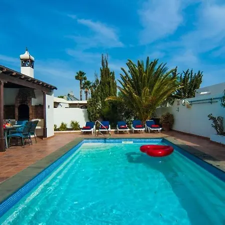 Casa Terrero- A Charming 3 Bedroom - Walking Distance To Restaurants And The Beach Villa