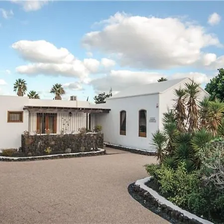 Casa Terrero- A Charming 3 Bedroom - Walking Distance To Restaurants And The Beach Willa Puerto del Carmen (Lanzarote)