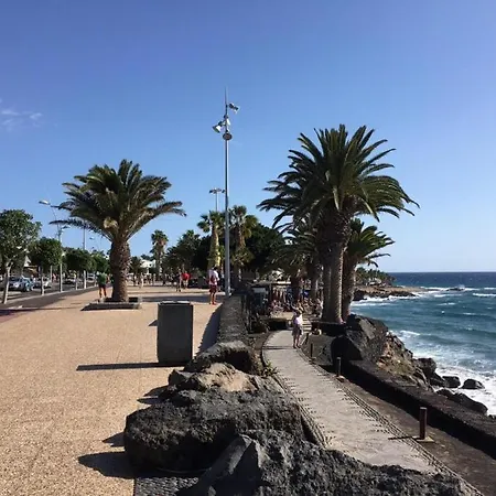 Casa Terrero- A Charming 3 Bedroom - Walking Distance To Restaurants And The Beach